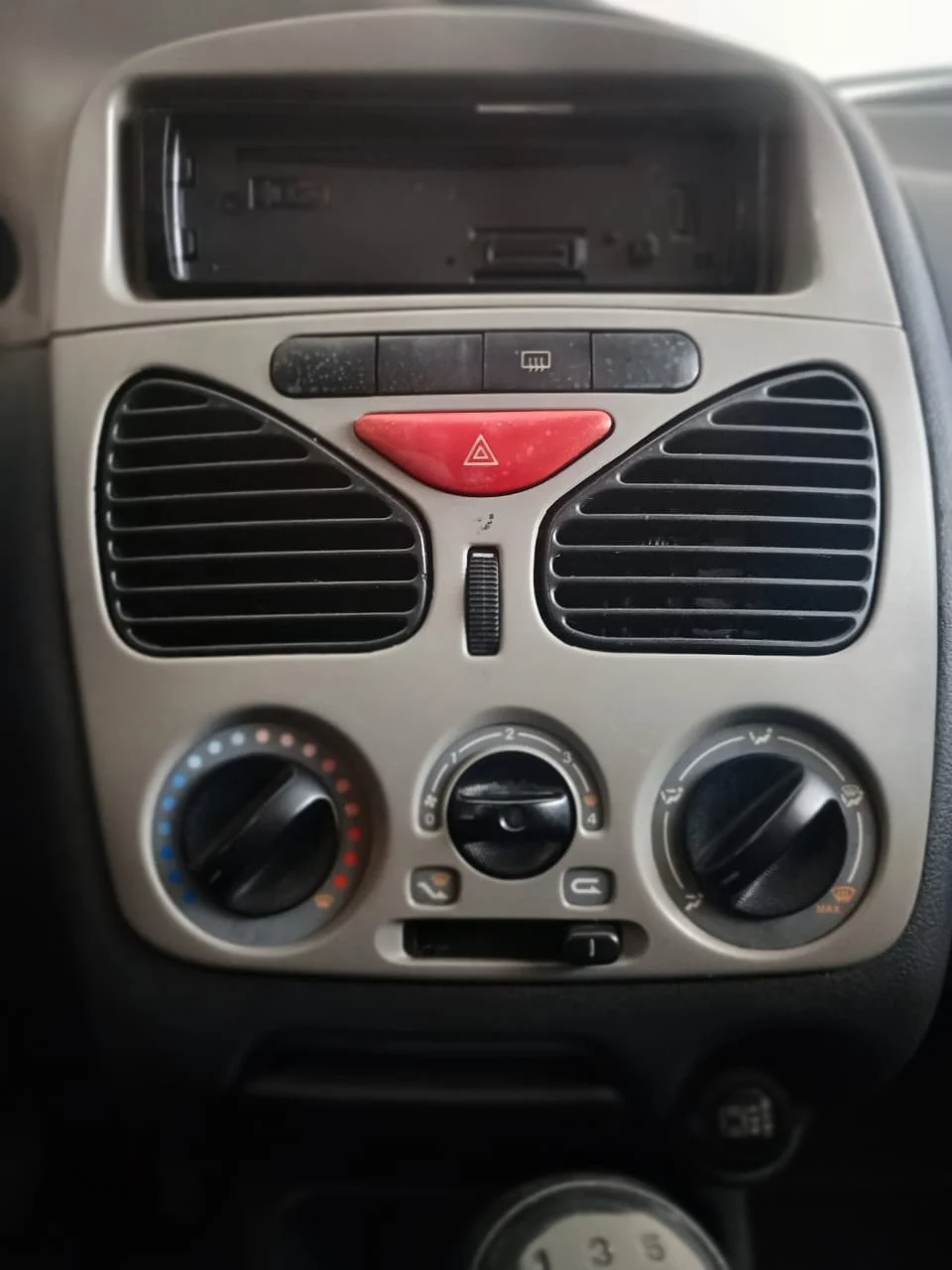 Fiat Palio Fire Economy Celebration 1.0 Flex 2012 - imagem 4