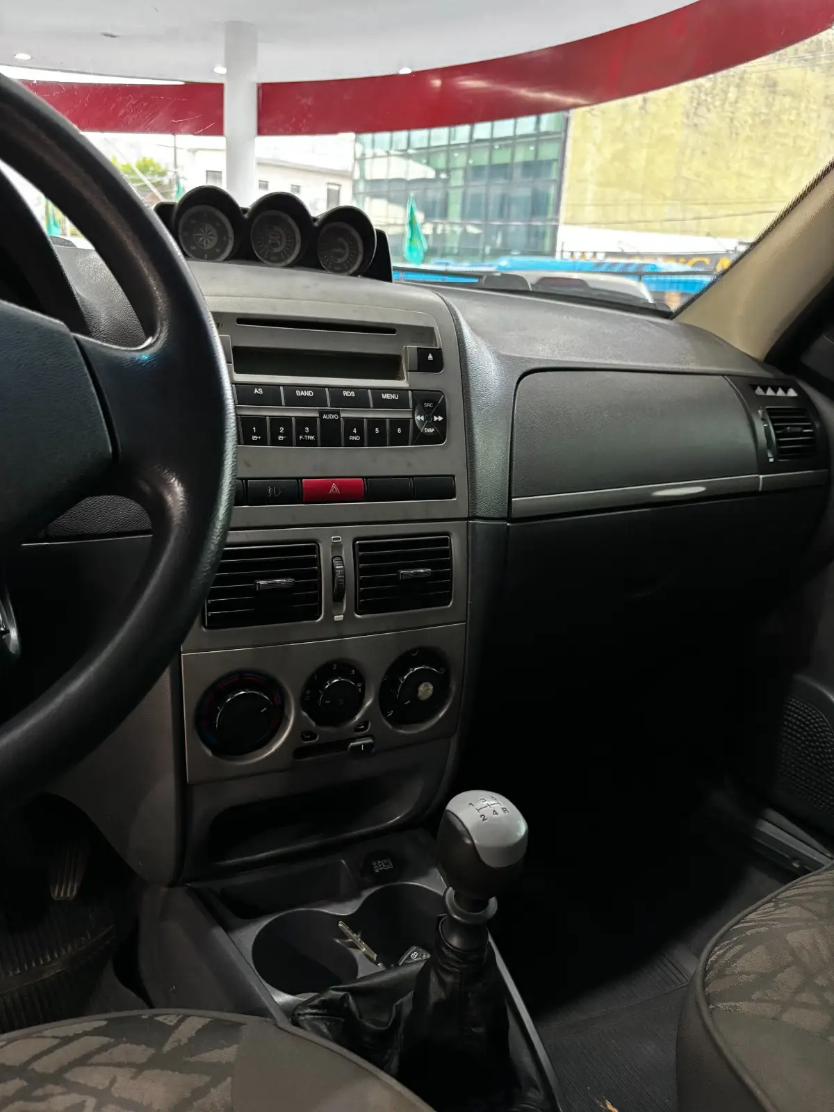 Fiat Strada Adventure 1.8 Cabine Estendida 2010 - imagem 2