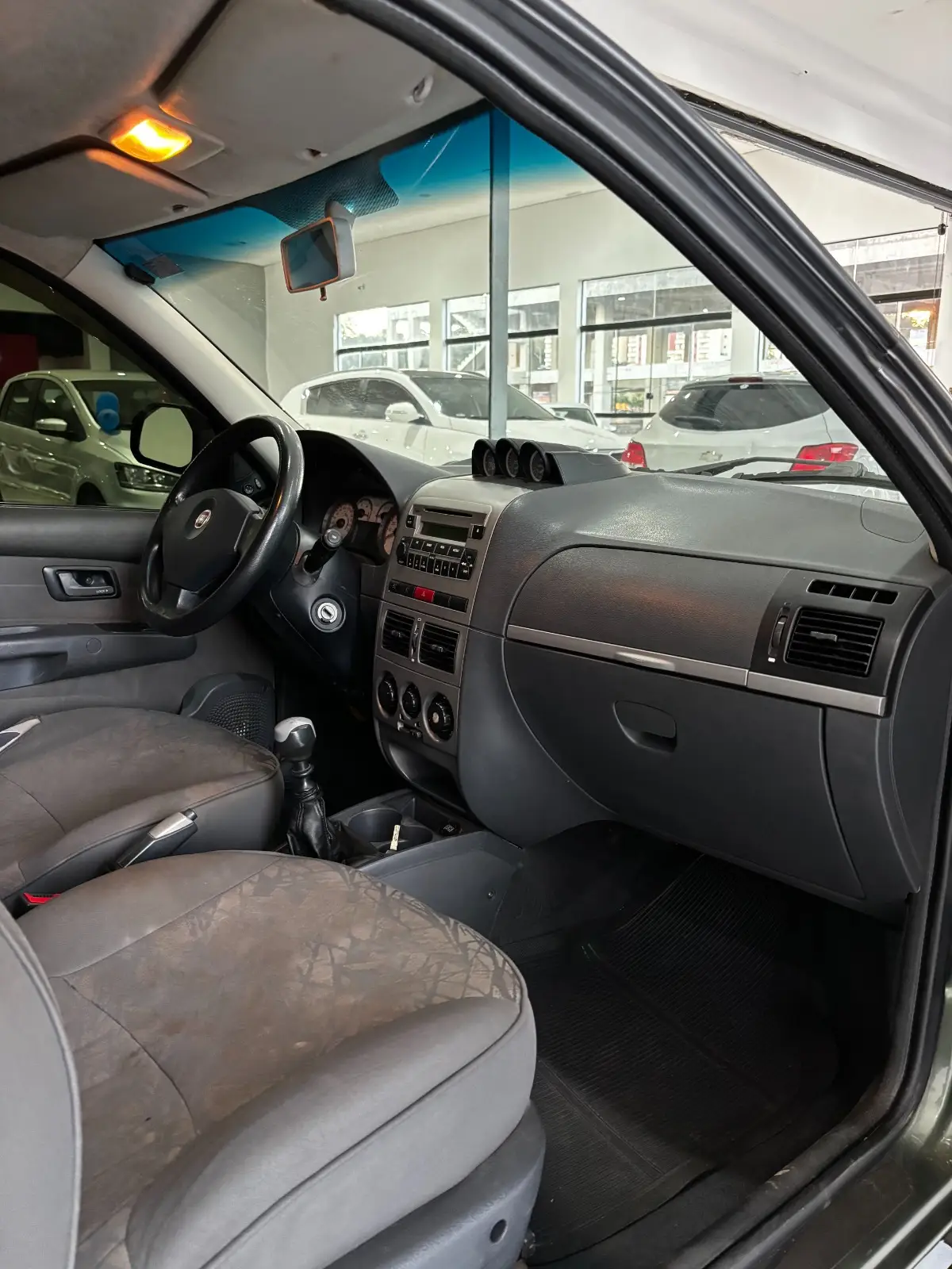 Fiat Strada Adventure 1.8 Cabine Estendida 2010 - imagem 5