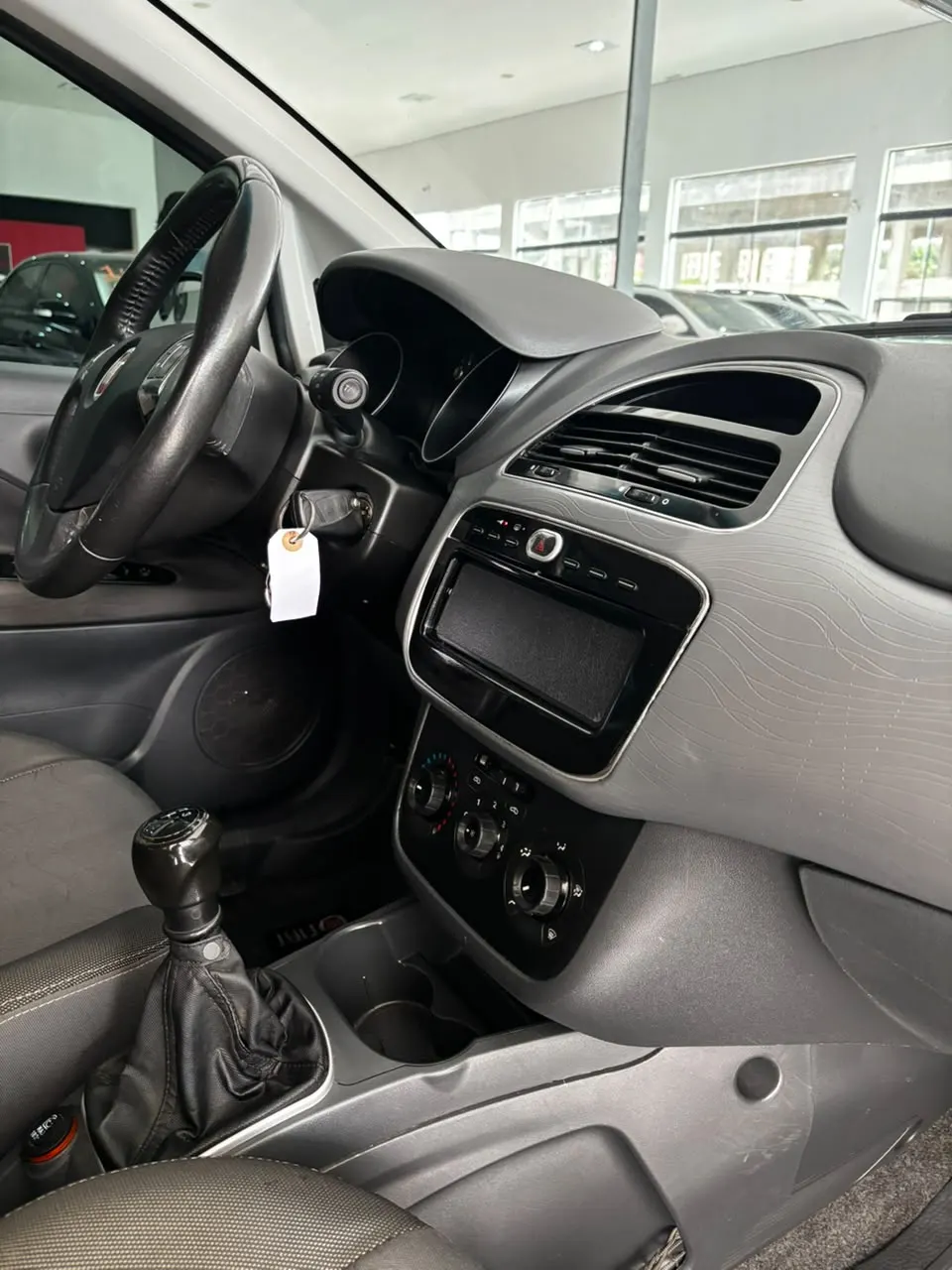 Fiat Punto Attractive Itália 1.4 8V Flex 2015 - imagem 4