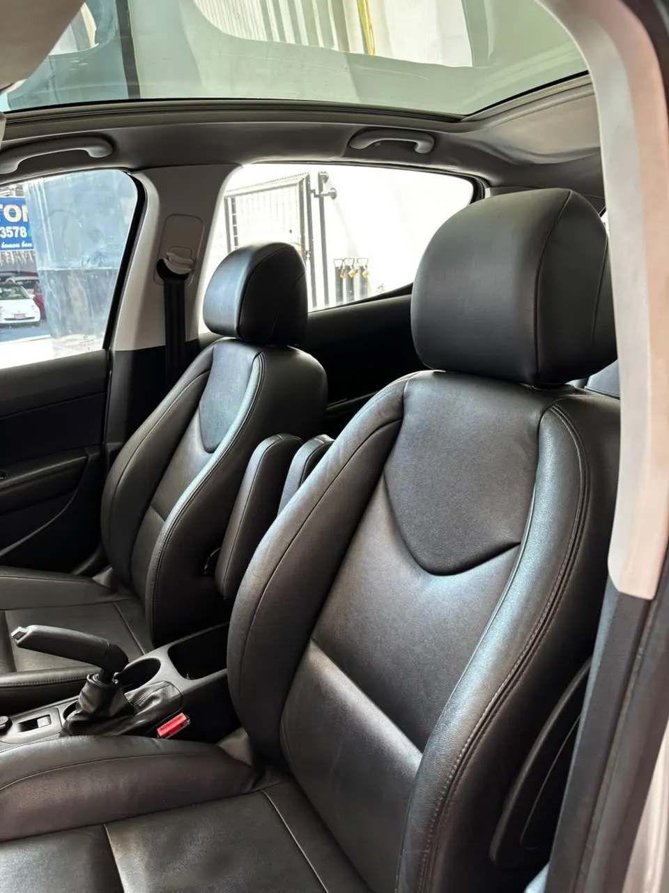Peugeot 308 Griffe 1.6 THP Automático 2015 - imagem 4