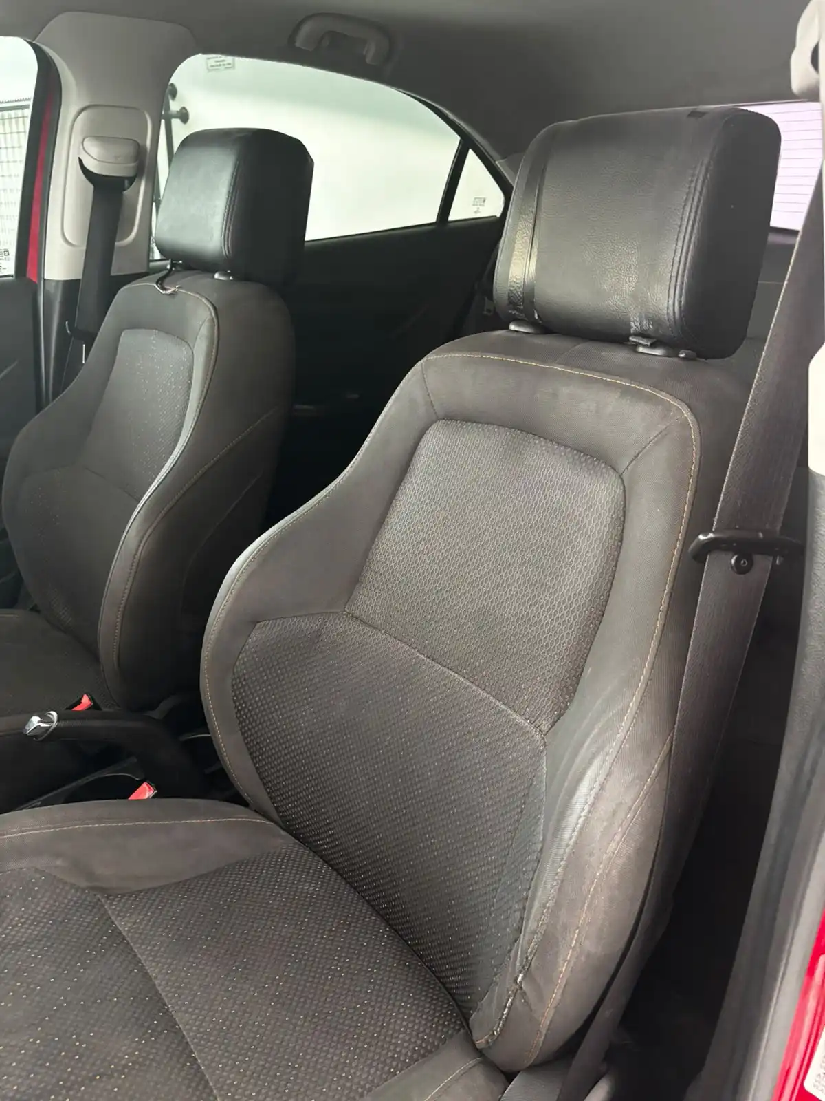 Chevrolet Onix LTZ 1.4 8V Flex 2013 - imagem 4